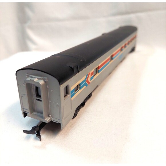 Rivarossi AHM 85' Amtrak Smooth Side Observation Car #617 HO 12" 6402-AM - Picture 4 of 6